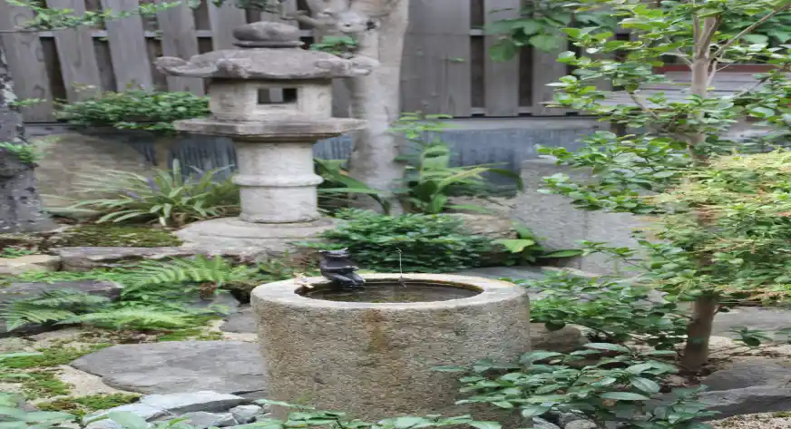 stunning water features with granite